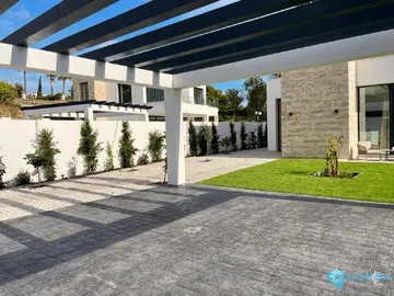 6 bedroom House for Sale in Estepona-36815