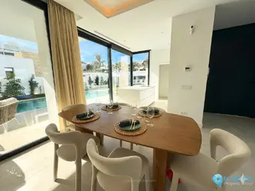 6 bedroom House for Sale in Estepona-36821