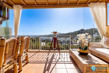 4 bedroom Apartment for Sale in La Mairena-83053