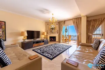 4 bedroom Apartment for Sale in La Mairena-83071