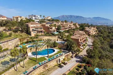 4 bedroom Apartment for Sale in La Mairena-83057