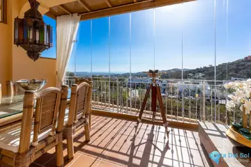 4 bedroom Apartment for Sale in La Mairena-83065
