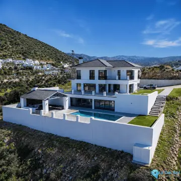 4 bedroom House for Sale in Coín