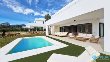 4 bedroom House for Sale in La Cala Golf
