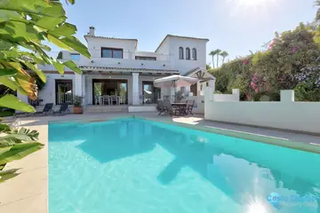 5 bedroom House for Sale in El Rosario