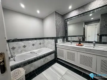 4 bedroom Apartment for Sale in The Golden Mile-37843
