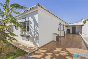 3 bedroom House for Sale in El Chaparral