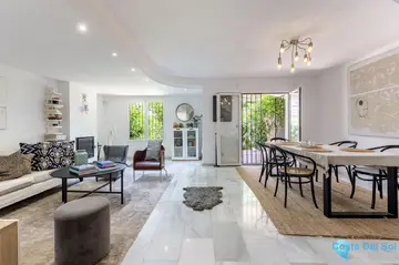 5 bedroom House for Sale in The Golden Mile