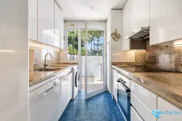 5 bedroom House for Sale in The Golden Mile-38215
