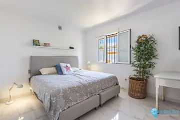 5 bedroom House for Sale in The Golden Mile-38217