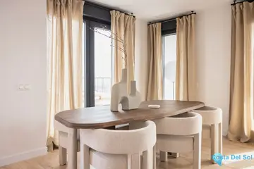 4 bedroom Apartment for Sale in Málaga Centro-38362