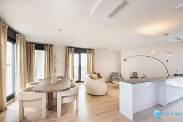 4 bedroom Apartment for Sale in Málaga Centro-38363