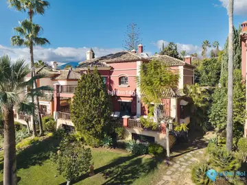6 bedroom House for Sale in The Golden Mile-38380