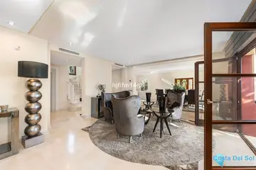 6 bedroom House for Sale in The Golden Mile-38385