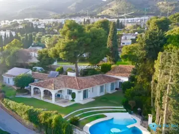 6 bedroom House for Sale in Benalmadena Pueblo