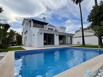 5 bedroom House for Sale in Puerto Banús