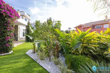 6 bedroom House for Sale in Málaga-38675