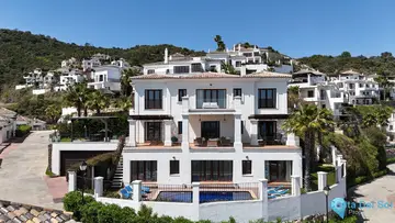 5 bedroom House for Sale in Benahavís