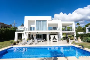 4 bedroom House for Sale in La Quinta-38891