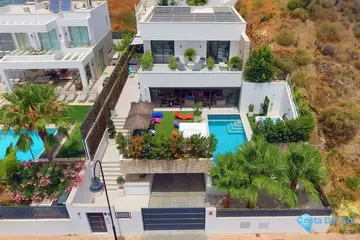 5 bedroom House for Sale in La Cala de Mijas