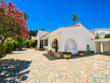 3 bedroom House for Sale in La Duquesa