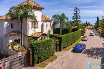 5 bedroom House for Sale in Estepona
