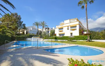 5 bedroom House for Sale in The Golden Mile-39302