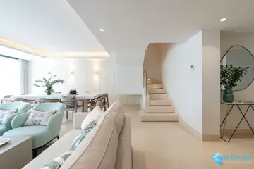 5 bedroom House for Sale in The Golden Mile-39306