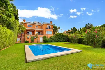 6 bedroom House for Sale in Benalmadena Costa