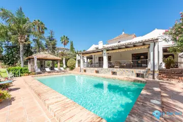 4 bedroom House for Sale in El Paraiso