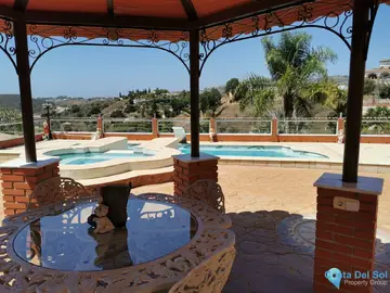 6 bedroom House for Sale in La Cala de Mijas-40059