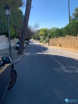 1000m2 Plot for Sale in The Golden Mile-40151
