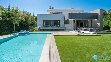 5 bedroom House for Sale in El Paraiso