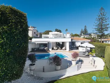 4 bedroom House for Sale in Nueva Andalucía