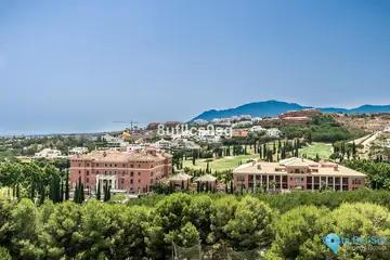 4 bedroom House for Sale in Los Flamingos-40506