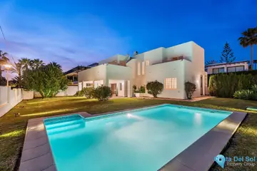 5 bedroom House for Sale in Marbesa