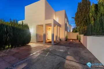 5 bedroom House for Sale in Marbesa-40534