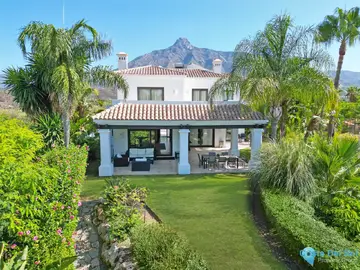 4 bedroom House for Sale in The Golden Mile