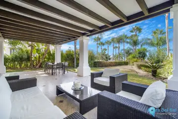 4 bedroom House for Sale in The Golden Mile-40986
