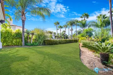 4 bedroom House for Sale in The Golden Mile-40987