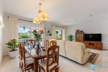 6 bedroom House for Sale in San Pedro de Alcántara-41003