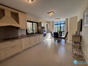 7 bedroom House for Sale in Benahavís-41050
