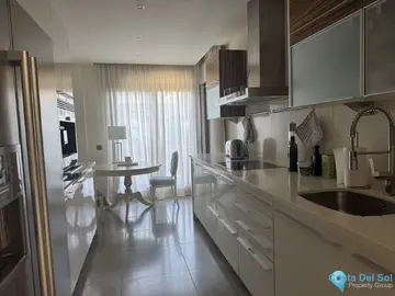 3 bedroom Apartment for Sale in Estepona-41054