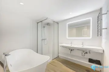 6 bedroom House for Sale in La Duquesa-41116