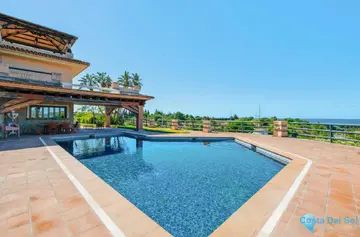 6 bedroom House for Sale in Estepona-41121