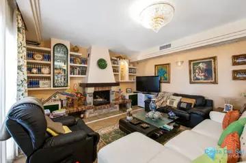 6 bedroom House for Sale in Estepona-41127