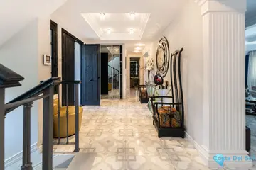 6 bedroom House for Sale in Hacienda Las Chapas-41253