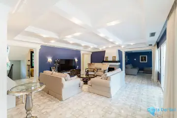 6 bedroom House for Sale in Hacienda Las Chapas-41260