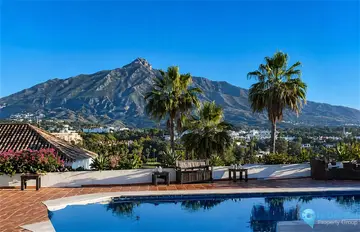 5 bedroom House for Sale in Nueva Andalucía