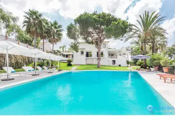 6 bedroom House for Sale in Río Real